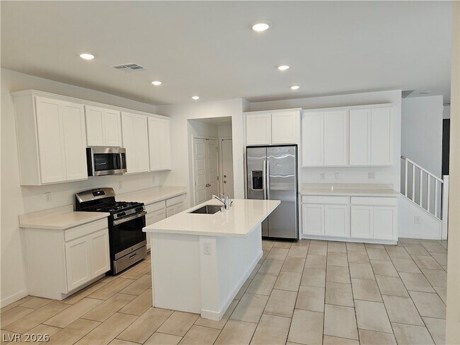 Building Photo - 6851 Gaslamp Hbr Ave