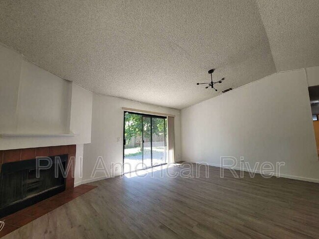 Building Photo - 7396 Marani Way