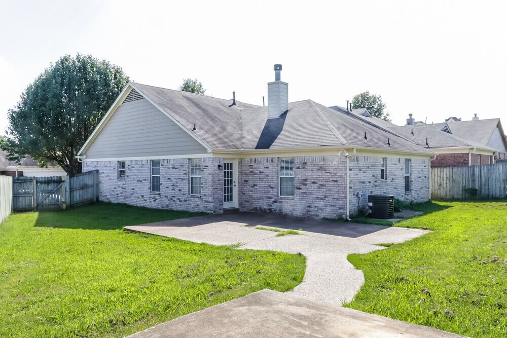 Building Photo - 10104 Cross Hill Dr