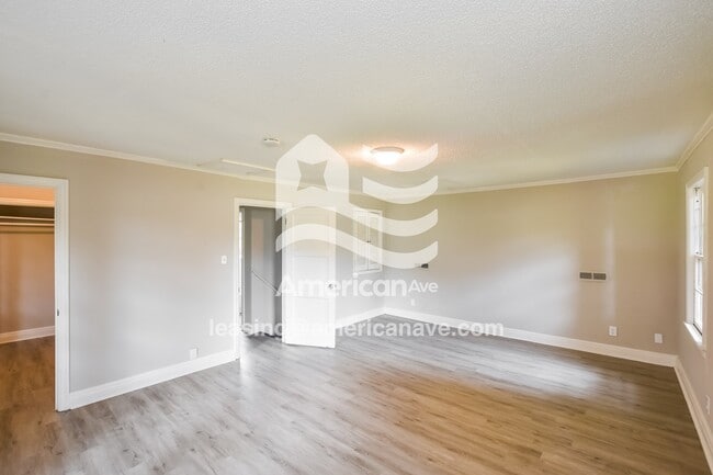 Building Photo - 1810 College St SE