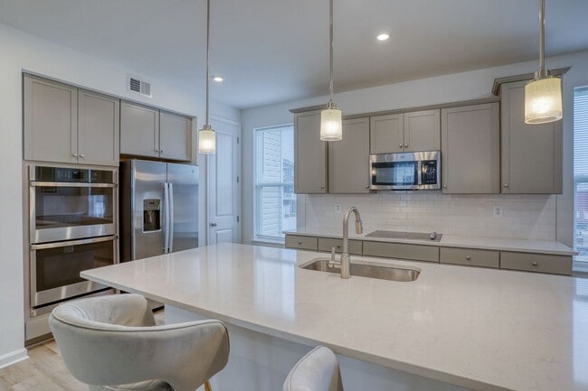 Building Photo - 345 Andrew Ct