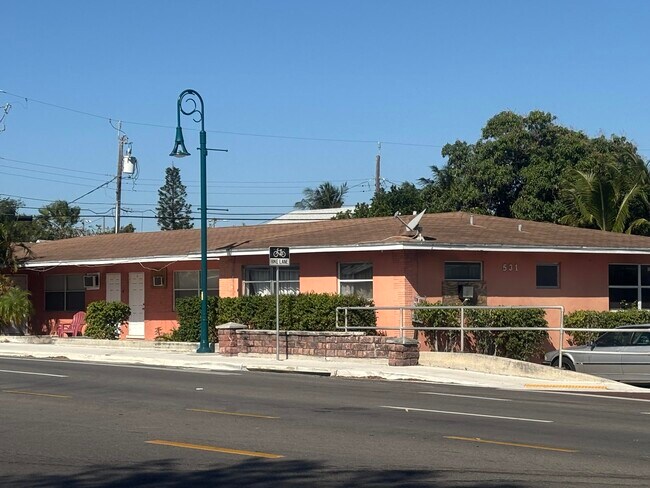 Building Photo - 531 C St