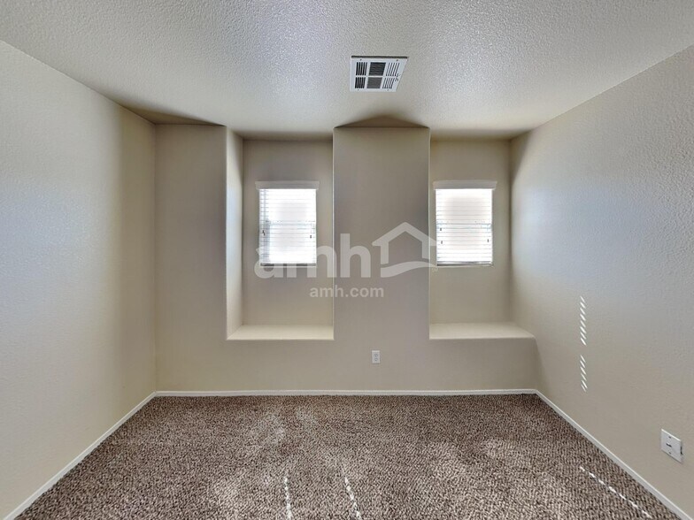 Building Photo - 8802 Salvestrin Point Ave