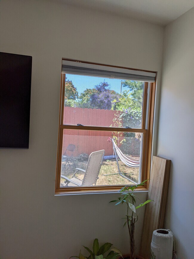 Building Photo - 820 46th St