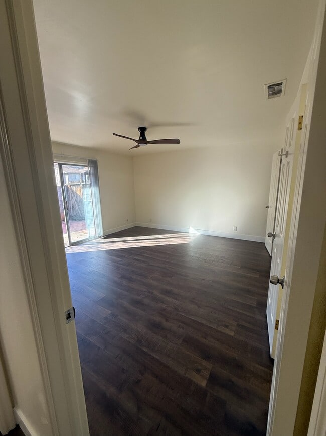 Building Photo - 156 W 500 S