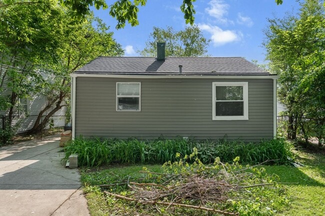 Building Photo - 3203 Goodrich St
