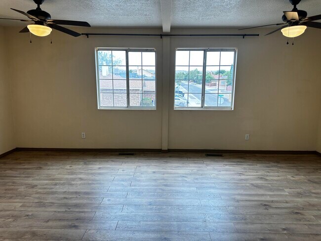 Building Photo - 800 Halter Dr SW