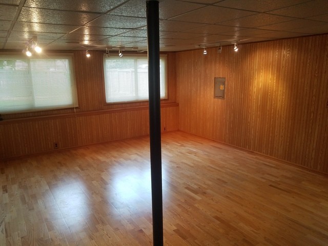 Building Photo - 310 Sutherland Ln