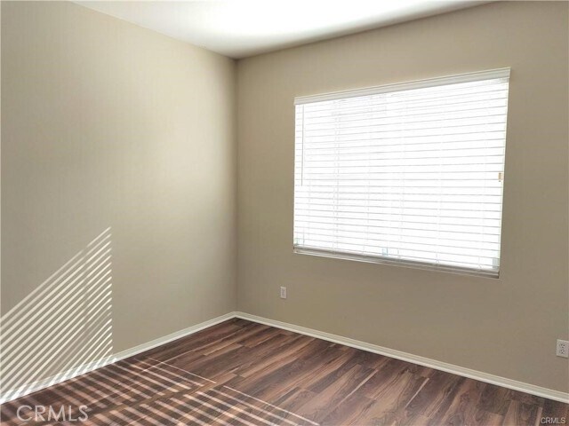 Building Photo - 47 Straw Flower