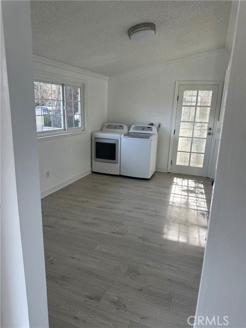 Building Photo - 9511 Hayvenhurst Ave