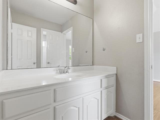 Building Photo - 408 Cave River Dr