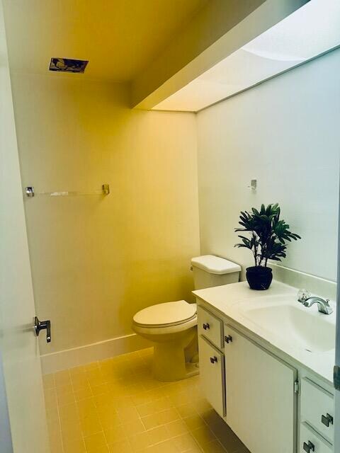 Building Photo - 7400 Radice Ct