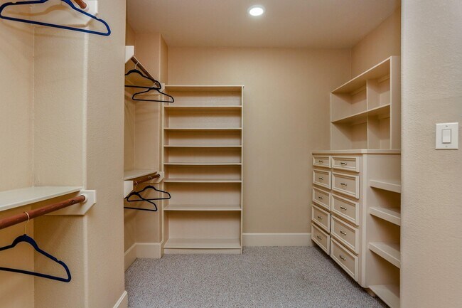 Building Photo - 306 Enid St