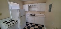 Building Photo - 2 Bedroom Duplex