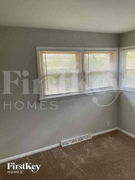 Building Photo - 1355 S Oakland Ave