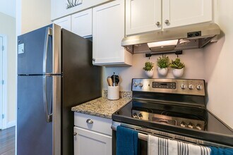 Building Photo - 100 Stockton St