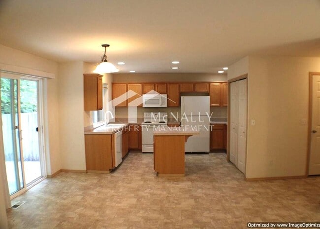 Building Photo - 3 Bedroom Fox Island Home