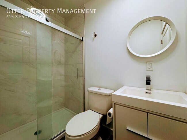 Building Photo - 615 S 55th St