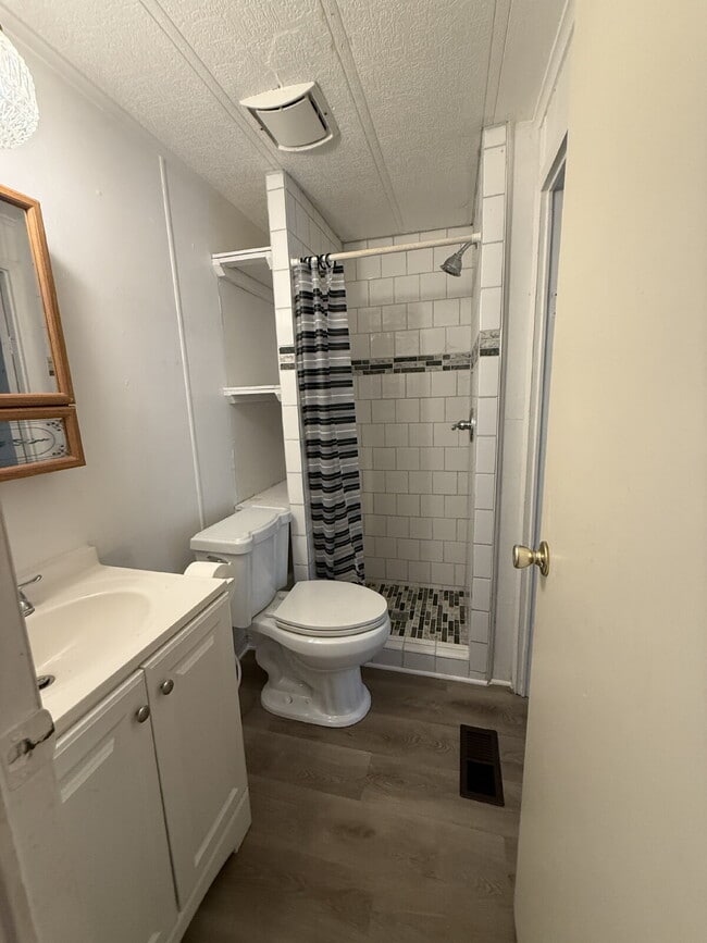 Building Photo - Cozy 2 Bedroom, 2 Bathroom Gem in St. Cloud – Your Perfect Retreat Awaits!