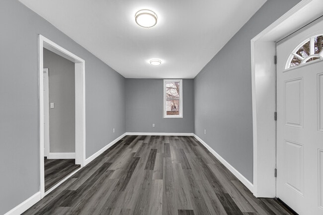 Building Photo - 5527 Alice Ave