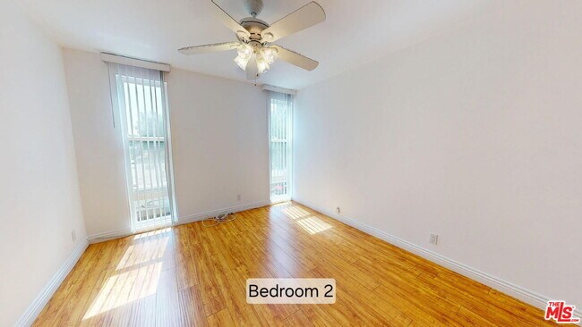 Building Photo - 4915 Tyrone Ave