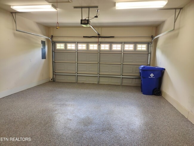 Building Photo - 144 Hardinberry St