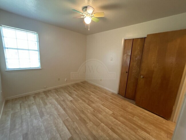 Building Photo - 2401 Mather Dr