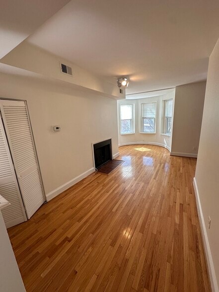 Building Photo - 1013 P St NW