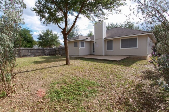 Building Photo - Spacious 3BR/2BA Corner Lot Home in Austin’s Colony