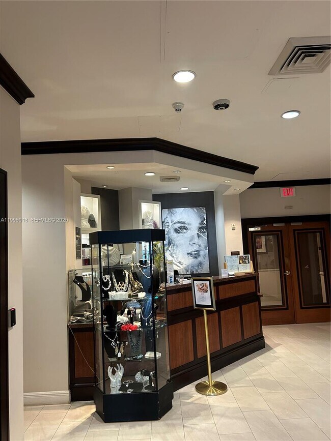 Building Photo - 600 W Las Olas Blvd