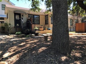 Building Photo - 2920 Windsor Rd