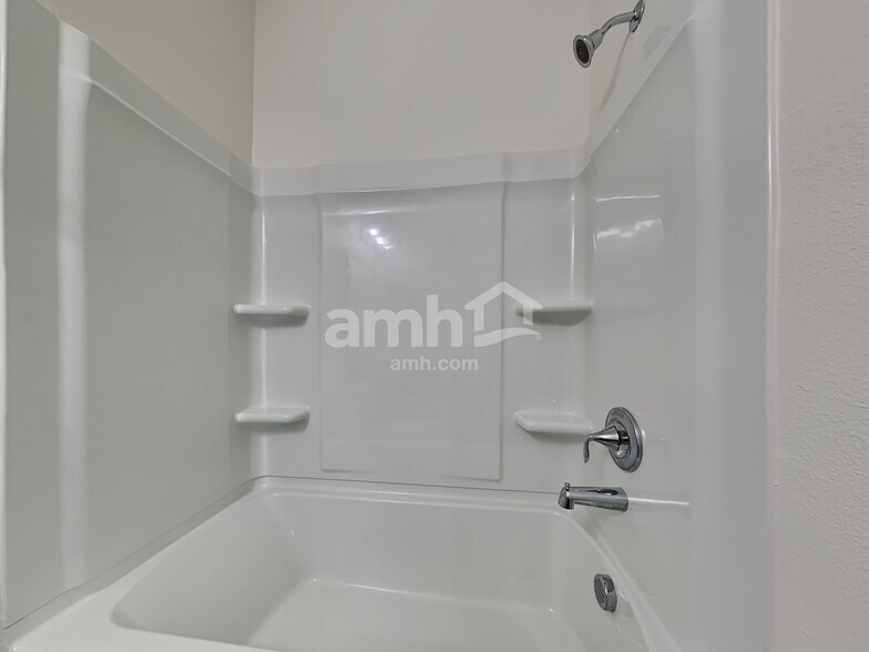 Building Photo - 371 Banyan Frst Dr