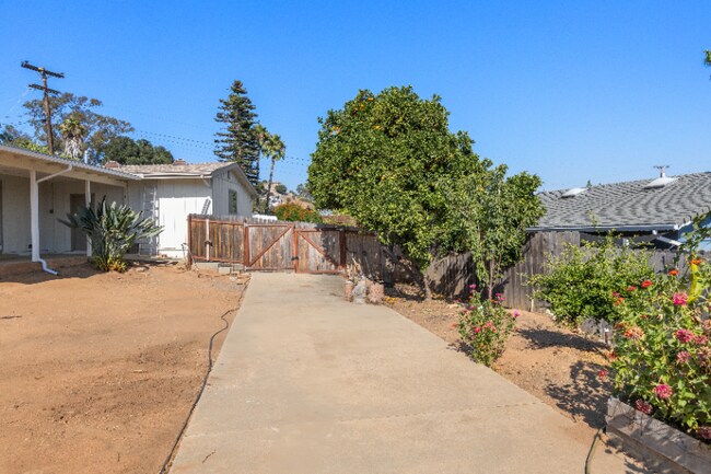 Building Photo - 1519 Tibidabo Dr