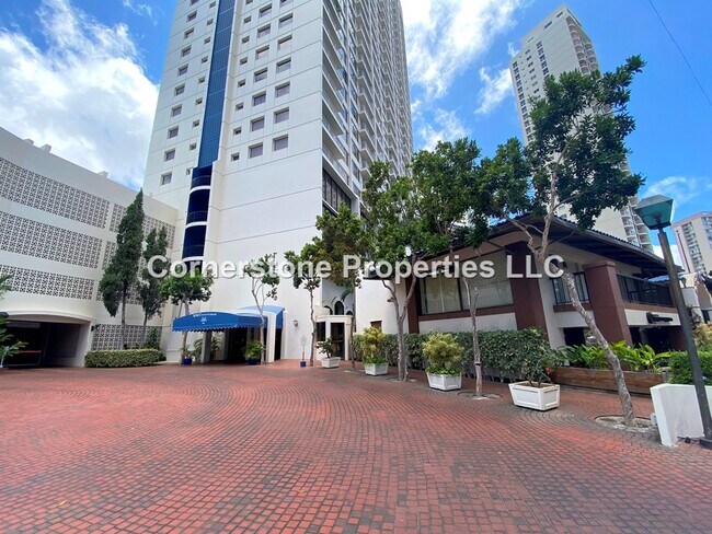 Building Photo - 400 Hobron Ln