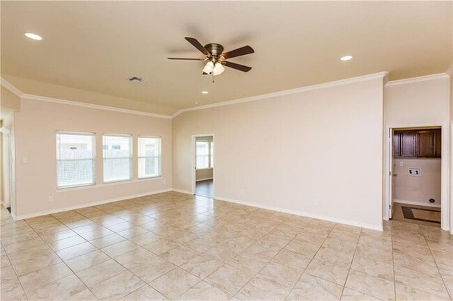 Building Photo - *No Application Fee* $500 Off 1st Month - ...