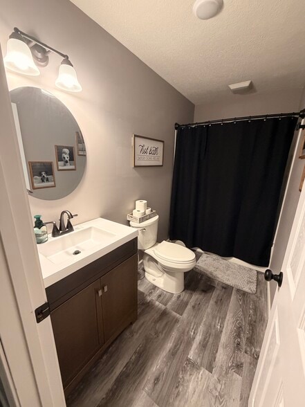 Guest bath - 871 Deep Gap Rd