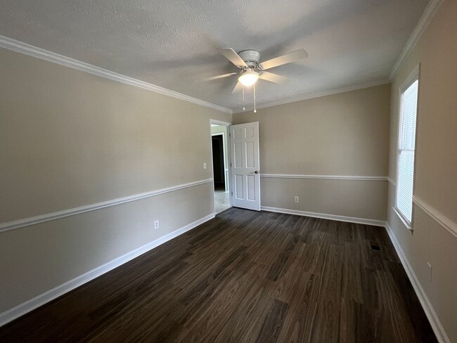 Building Photo - Charming 3 Bed 2.5 Bath Home in Beaver Run