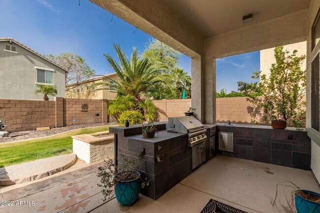 Building Photo - 3144 E Lynx Way