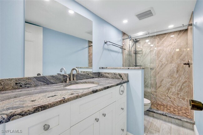 Building Photo - 3200 Gulf Shore Blvd N