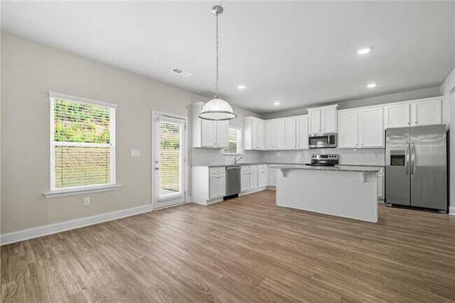 Building Photo - 33 N Village Cir