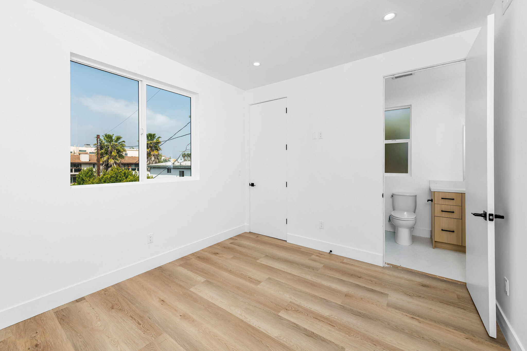 Building Photo - 4337 Dixie Canyon Ave