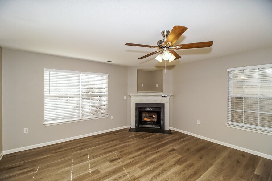 Building Photo - 5126 Grays Ridge Dr