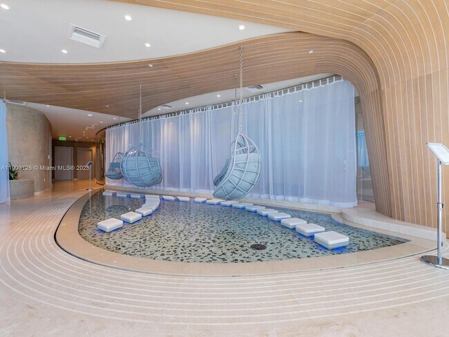 Building Photo - 1000 Brickell Plaza