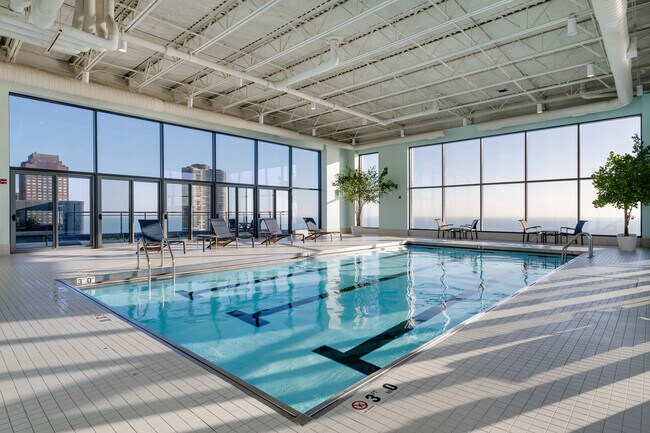 Building Photo - 450 E Waterside Dr