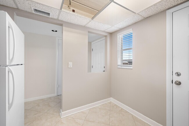 Building Photo - 4500 N Flagler Dr