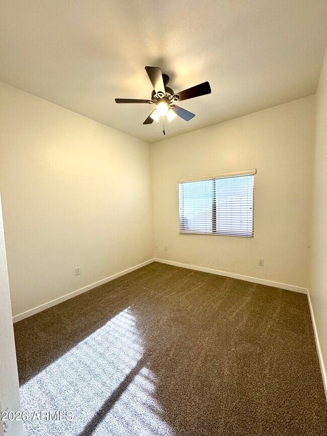 Building Photo - 830 N Granada Dr