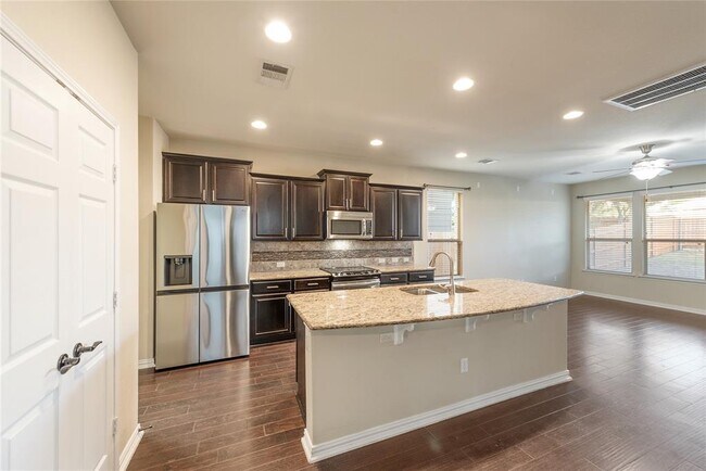 Building Photo - 9961 Aly May Dr