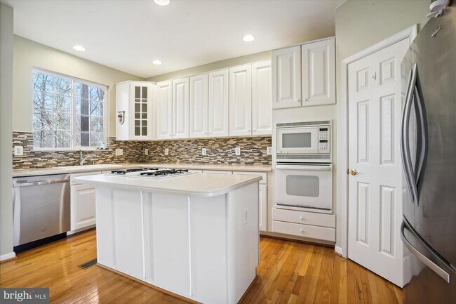 Building Photo - 8427 Carmela Cir