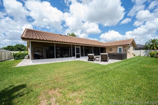 Building Photo - 1654 Farmington Cir