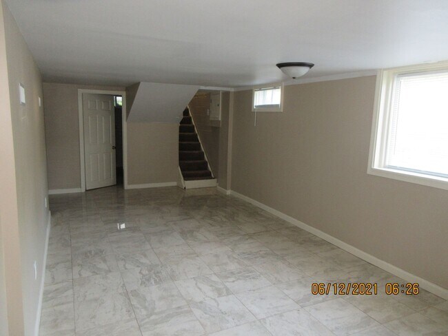 Building Photo - 2731 Stanford Ave